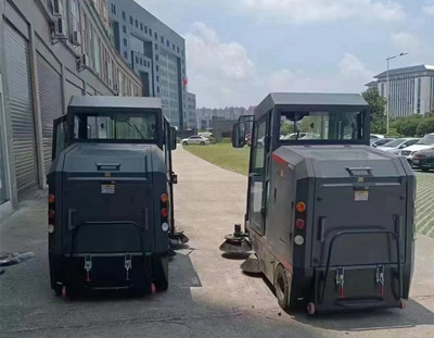 扫地车